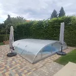 Magyar Tenger Pihenohaz, For 2-8 Person, 105 M2, Garden, Pool, Free Parking, 5 Min From The Lake, Holiday home Balatonakarattya