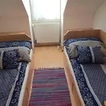 בית נופש Magyar Tenger Pihenohaz, For 2-8 Person, 105 M2, Garden, Pool, Free Parking, 5 Min From The Lake,