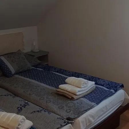 Magyar Tenger Pihenohaz, For 2-8 Person, 105 M2, Garden, Pool, Free Parking, 5 Min From The Lake, Balatonakarattya Балатонакараттья