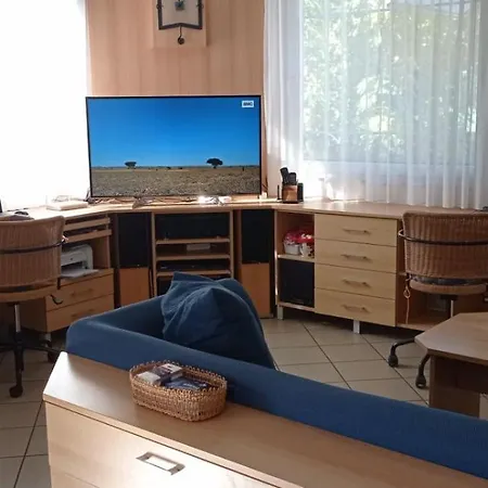 Prázdninový dům Magyar Tenger Pihenohaz, For 2-8 Person, 105 M2, Garden, Pool, Free Parking, 5 Min From The Lake, Balatonakarattya *