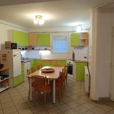 Magyar Tenger Pihenohaz, For 2-8 Person, 105 M2, Garden, Pool, Free Parking, 5 Min From The Lake, Balatonakarattya *