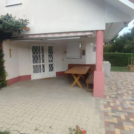 Magyar Tenger Pihenohaz, For 2-8 Person, 105 M2, Garden, Pool, Free Parking, 5 Min From The Lake, Balatonakarattya * Балатонакараттья