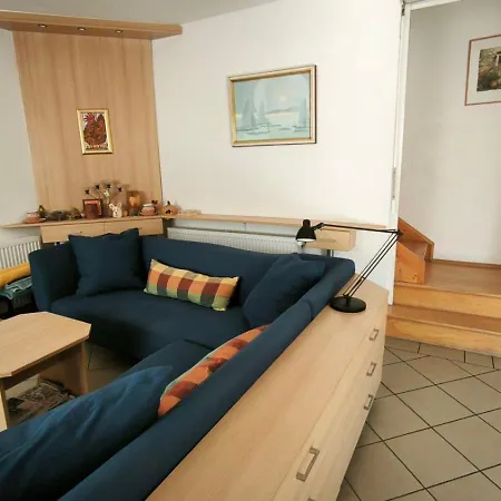 Prázdninový dům Magyar Tenger Pihenohaz, For 2-8 Person, 105 M2, Garden, Pool, Free Parking, 5 Min From The Lake, Balatonakarattya *