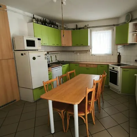 Magyar Tenger Pihenohaz, For 2-8 Person, 105 M2, Garden, Pool, Free Parking, 5 Min From The Lake, Balatonakarattya