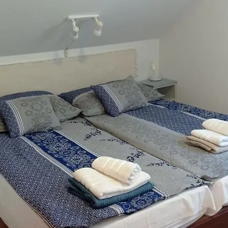 Magyar Tenger Pihenohaz, For 2-8 Person, 105 M2, Garden, Pool, Free Parking, 5 Min From The Lake, Balatonakarattya *