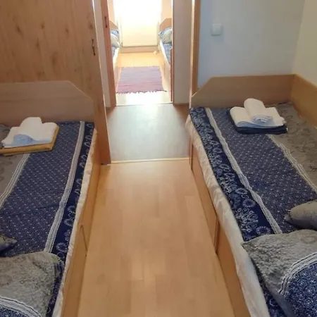 Magyar Tenger Pihenohaz, For 2-8 Person, 105 M2, Garden, Pool, Free Parking, 5 Min From The Lake, Balatonakarattya Балатонакараттья