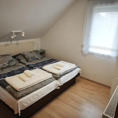 Magyar Tenger Pihenohaz, For 2-8 Person, 105 M2, Garden, Pool, Free Parking, 5 Min From The Lake, * Balatonakarattya