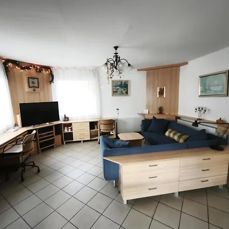 Magyar Tenger Pihenohaz, For 2-8 Person, 105 M2, Garden, Pool, Free Parking, 5 Min From The Lake, Balatonakarattya