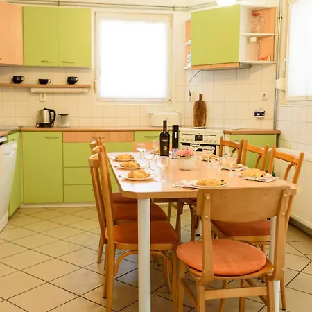 Holiday home Magyar Tenger Pihenohaz, For 2-8 Person, 105 M2, Garden, Pool, Free Parking, 5 Min From The Lake, Balatonakarattya