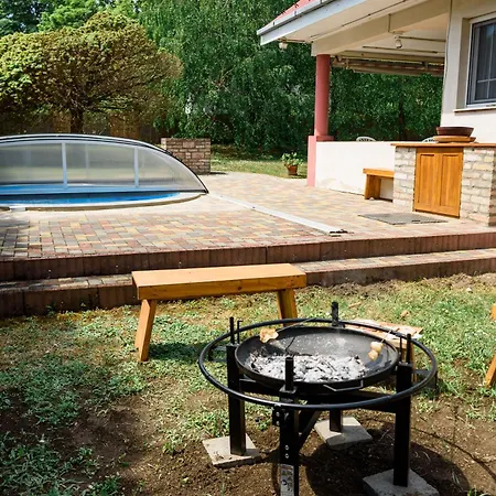 Holiday home Magyar Tenger Pihenohaz, For 2-8 Person, 105 M2, Garden, Pool, Free Parking, 5 Min From The Lake, Balatonakarattya