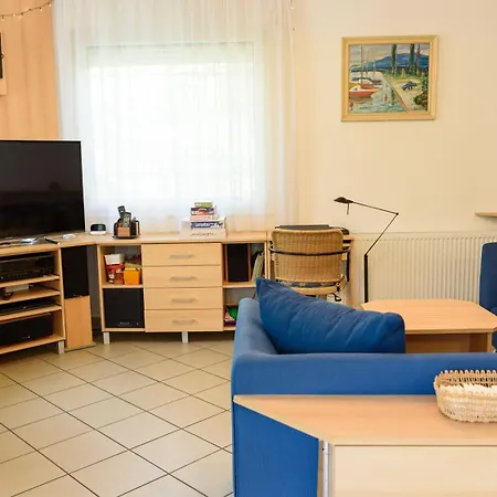Magyar Tenger Pihenohaz, For 2-8 Person, 105 M2, Garden, Pool, Free Parking, 5 Min From The Lake, Holiday home