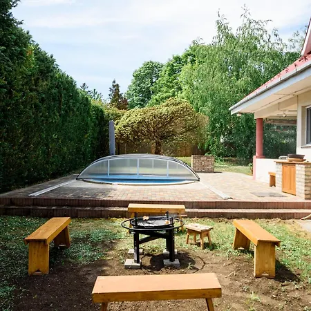 Magyar Tenger Pihenohaz, For 2-8 Person, 105 M2, Garden, Pool, Free Parking, 5 Min From The Lake, Holiday home *