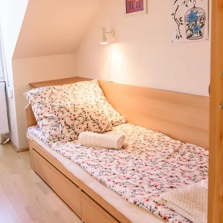 Holiday home Magyar Tenger Pihenohaz, For 2-8 Person, 105 M2, Garden, Pool, Free Parking, 5 Min From The Lake,