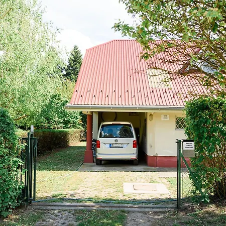Magyar Tenger Pihenohaz, For 2-8 Person, 105 M2, Garden, Pool, Free Parking, 5 Min From The Lake,