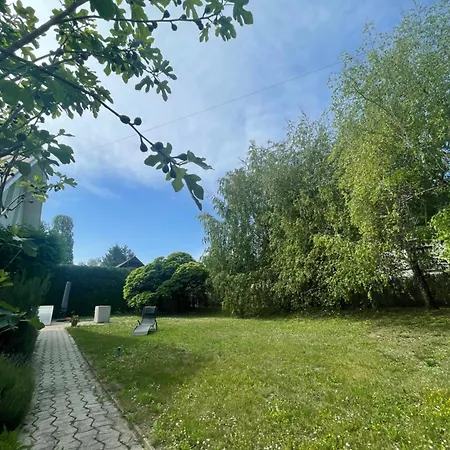 Magyar Tenger Pihenohaz, For 2-8 Person, 105 M2, Garden, Pool, Free Parking, 5 Min From The Lake, Holiday home *