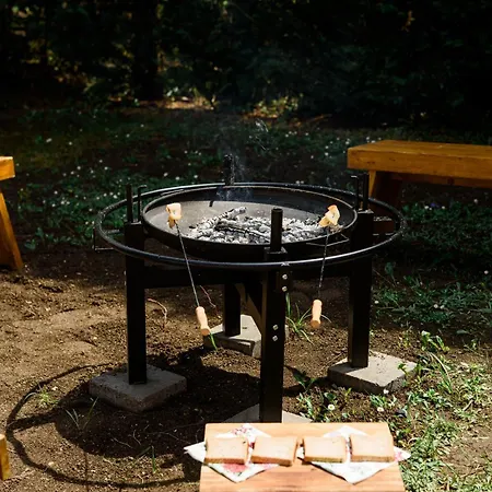 Prázdninový dům Magyar Tenger Pihenohaz, For 2-8 Person, 105 M2, Garden, Pool, Free Parking, 5 Min From The Lake, Balatonakarattya