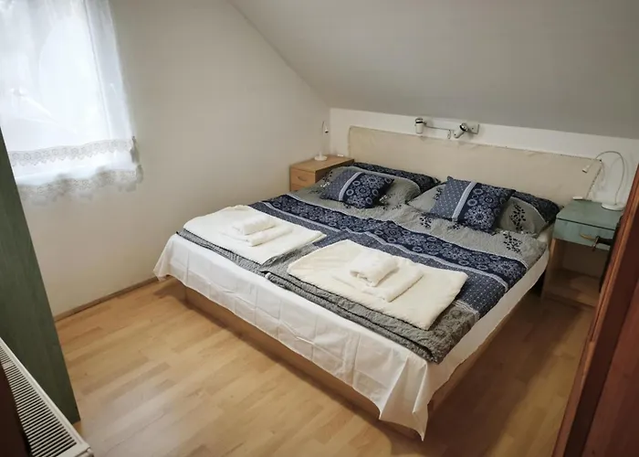 Magyar Tenger Pihenohaz, For 2-8 Person, 105 M2, Garden, Pool, Free Parking, 5 Min From The Lake, Balatonakarattya