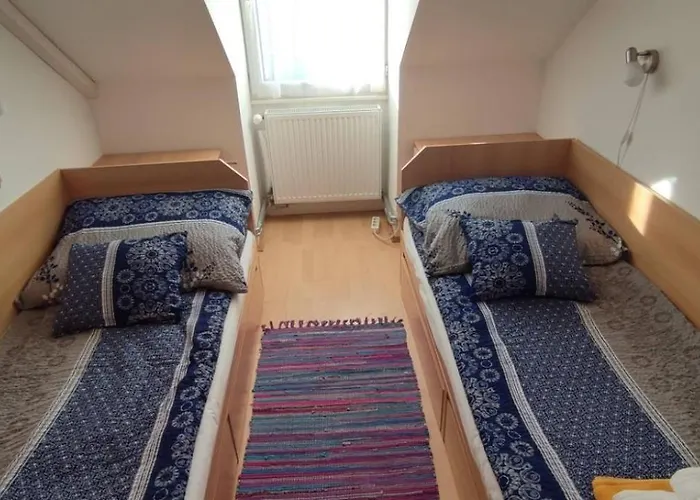 Vakantiehuis Magyar Tenger Pihenohaz, For 2-8 Person, 105 M2, Garden, Pool, Free Parking, 5 Min From The Lake,