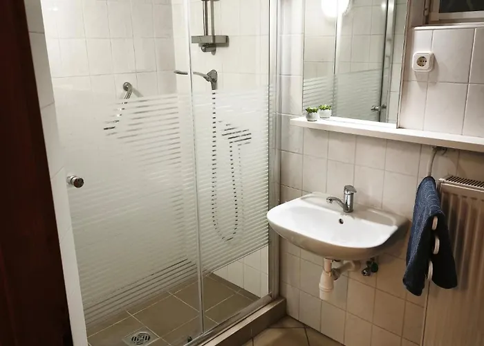 Magyar Tenger Pihenohaz, For 2-8 Person, 105 M2, Garden, Pool, Free Parking, 5 Min From The Lake, * Balatonakarattya