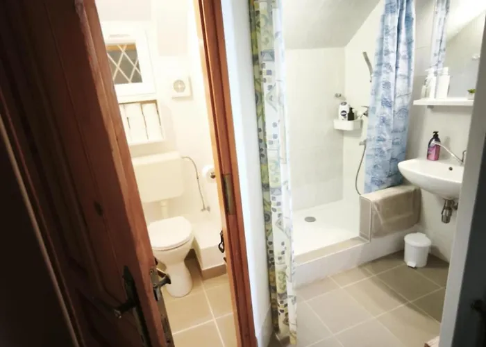 Vakantiehuis Magyar Tenger Pihenohaz, For 2-8 Person, 105 M2, Garden, Pool, Free Parking, 5 Min From The Lake, *