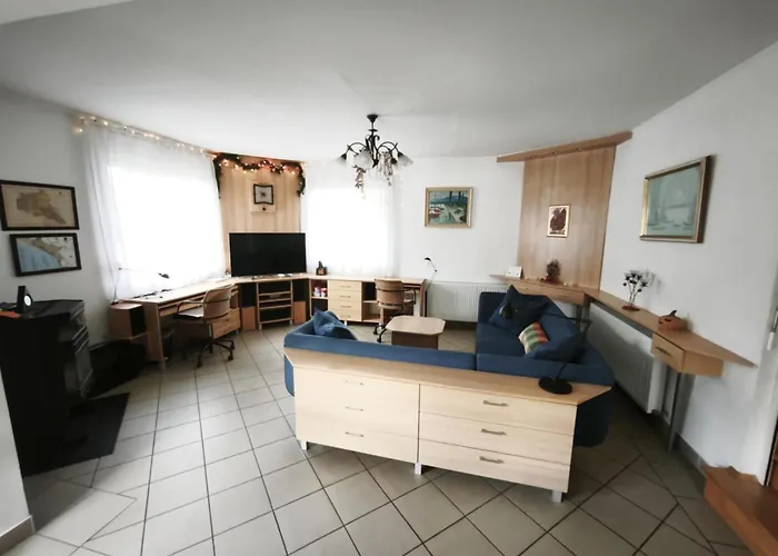 Vakantiehuis Magyar Tenger Pihenohaz, For 2-8 Person, 105 M2, Garden, Pool, Free Parking, 5 Min From The Lake, Balatonakarattya
